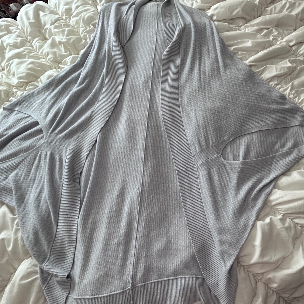 Lululemon silk blend OS Stillness Wrap Cape Kimono in silver-blue viscose luxury